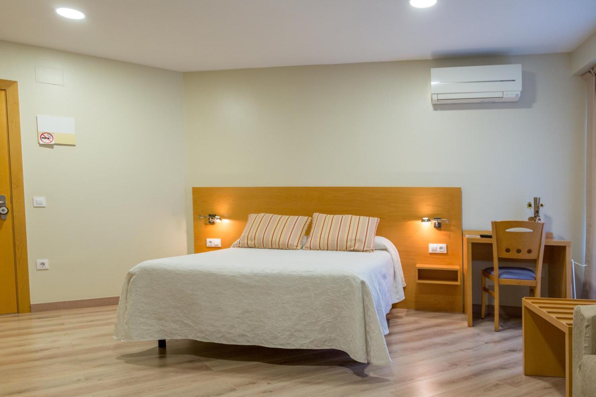 Apartamentos Playa De Cóbreces Kültér fotó
