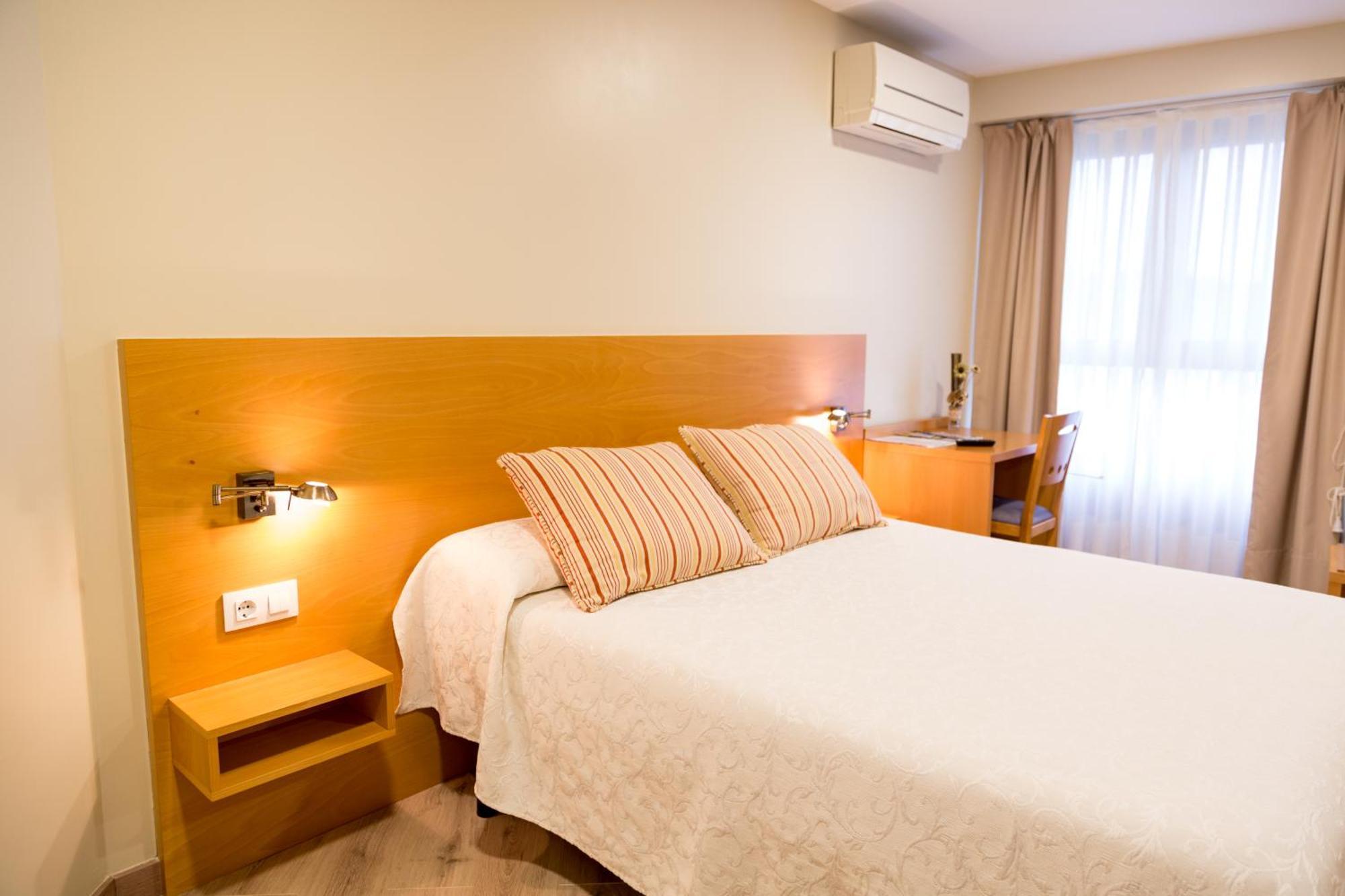 Apartamentos Playa De Cóbreces Kültér fotó