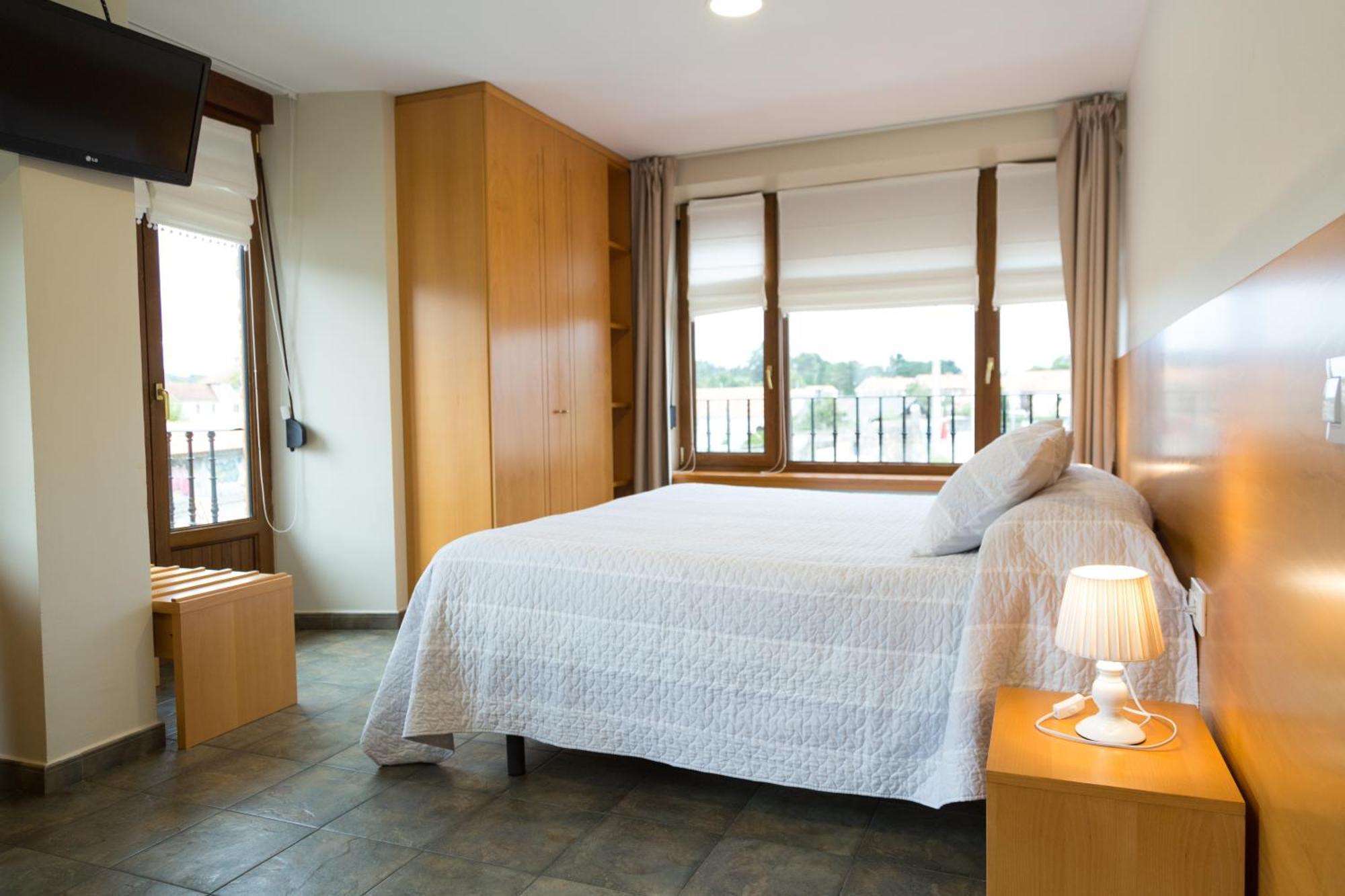 Apartamentos Playa De Cóbreces Kültér fotó